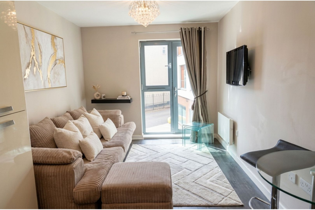 Apartment in Birmingham, Jewellery Quarter - View 3