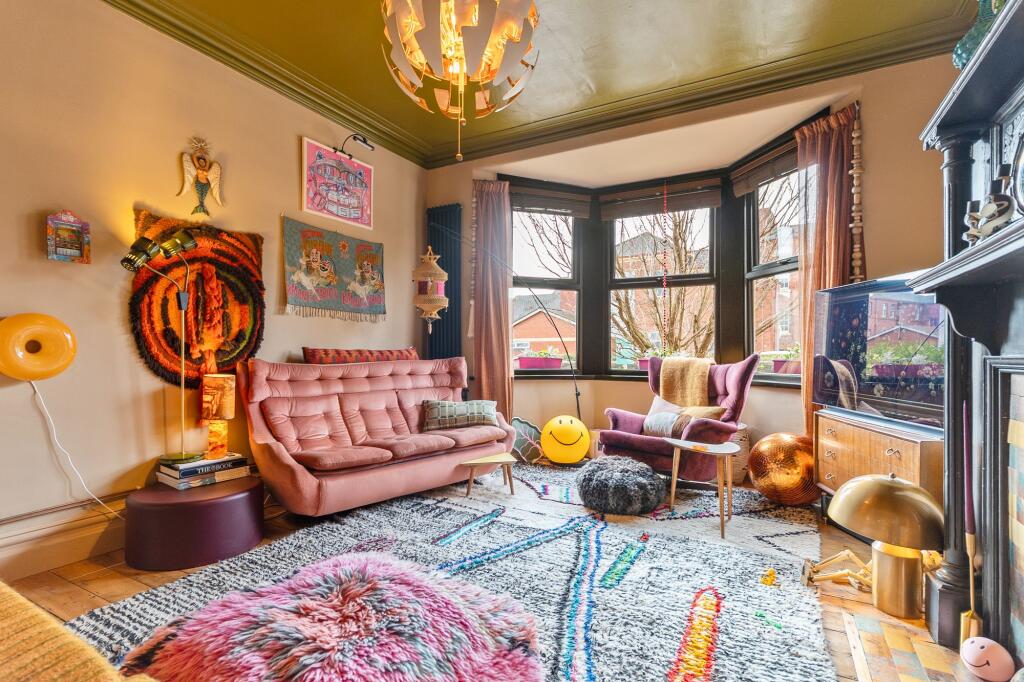 House in Newport, St. Woolos, Stow Hill - More