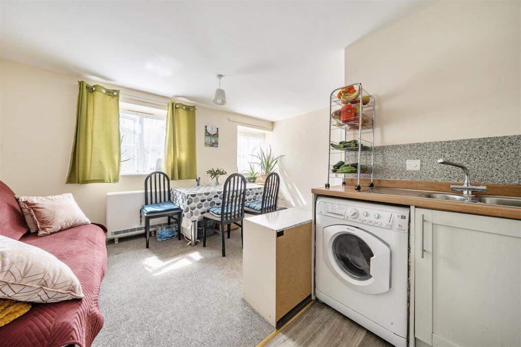 House in Mid Devon, Willand - View 4