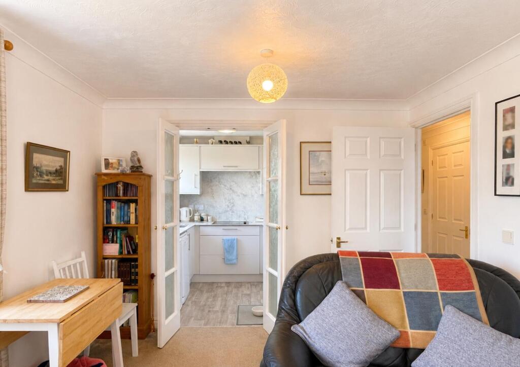 Apartment in Frome - View 5
