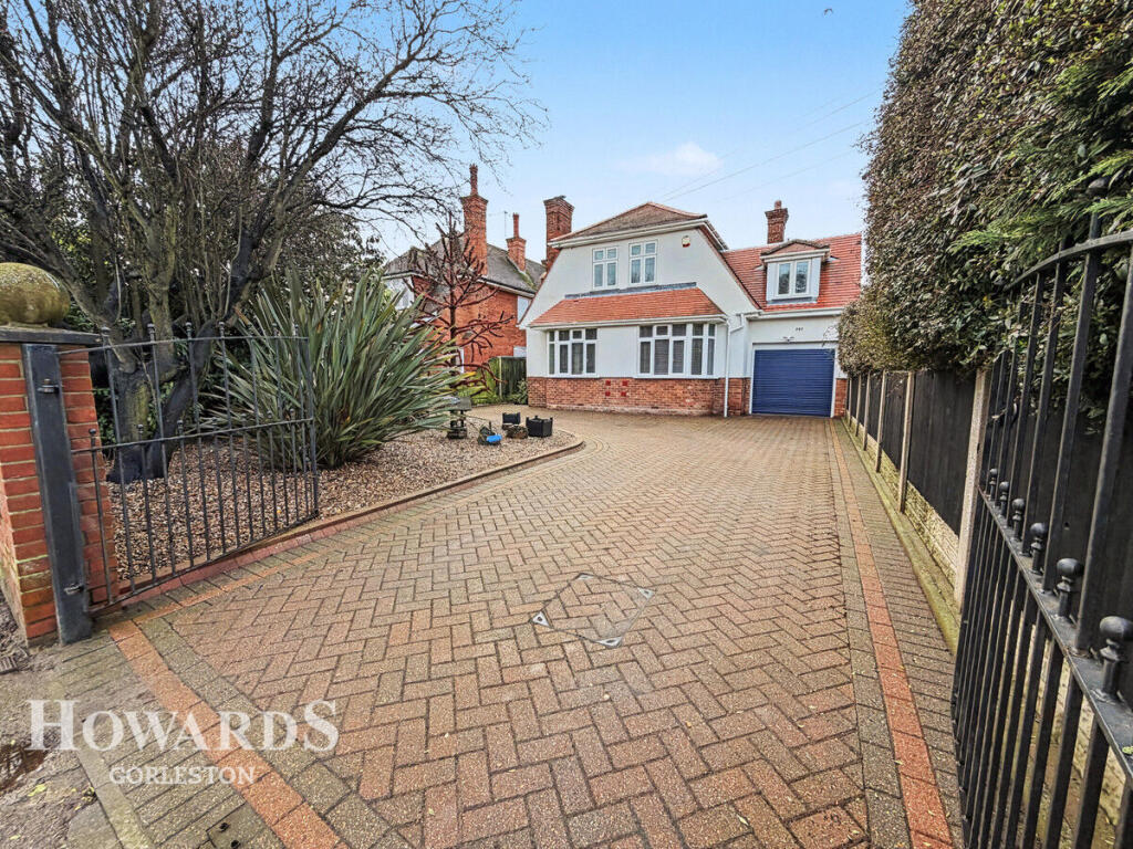 Main image of property: Lowestoft Road, Gorleston