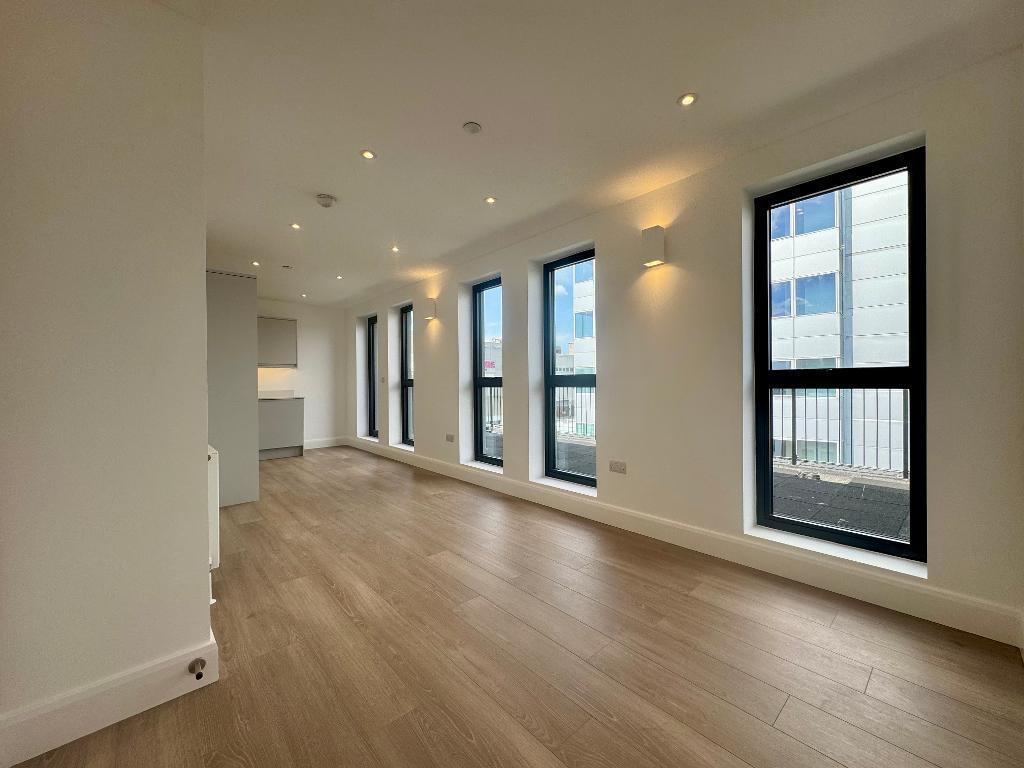 Main image of property: 190-192 High Street, Slough, SL1 1JS