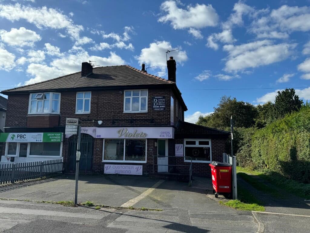 Main image of property: 76A HALLFIELDS ROAD, WARRINGTON, WA2 8DN