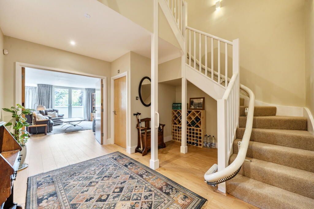 Apartment in Tonbridge - View 4