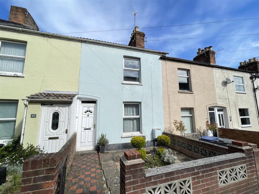 2-bed terraced on Clifton Road, Salisbury, £240,000