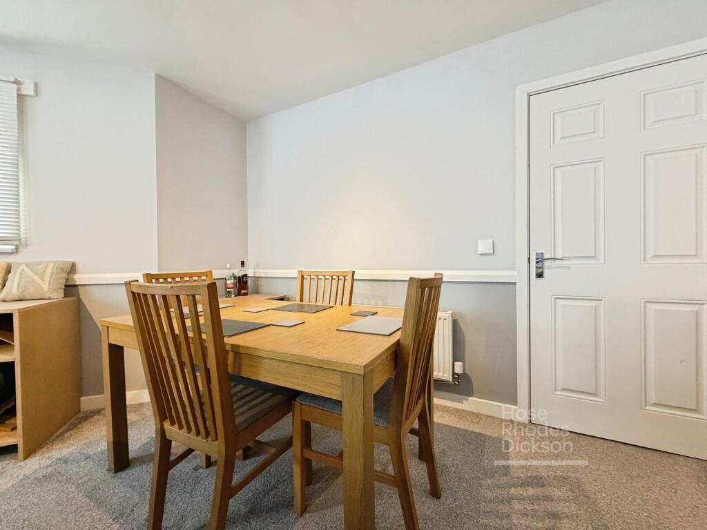 Apartment in Newport, Pan Meadows - View 5