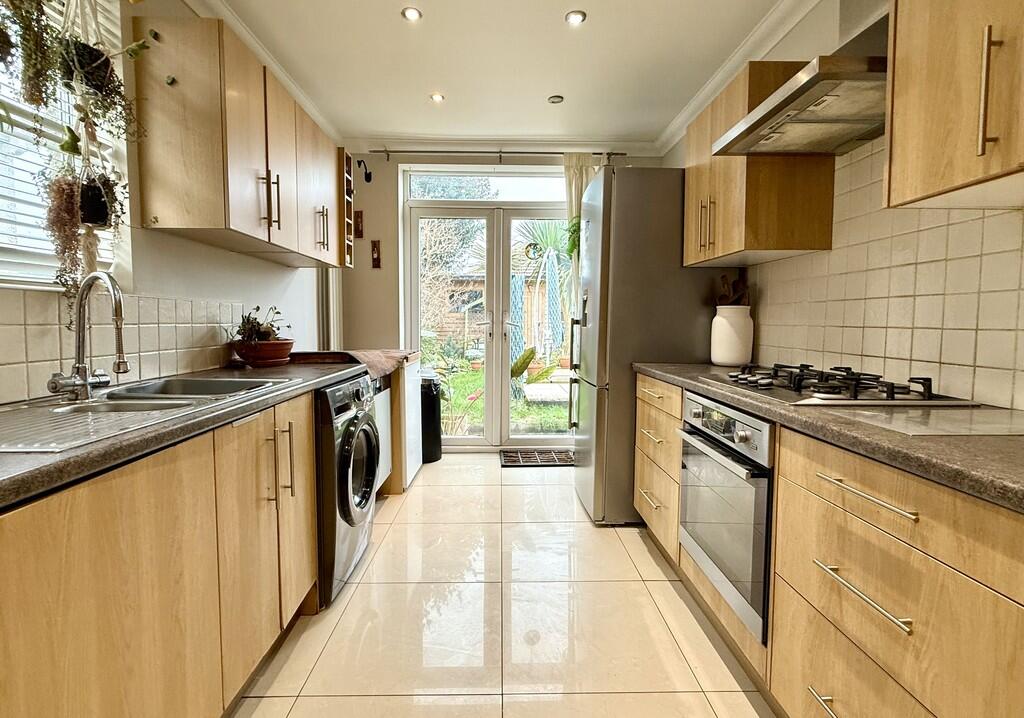 25, Braemar Road photo 2