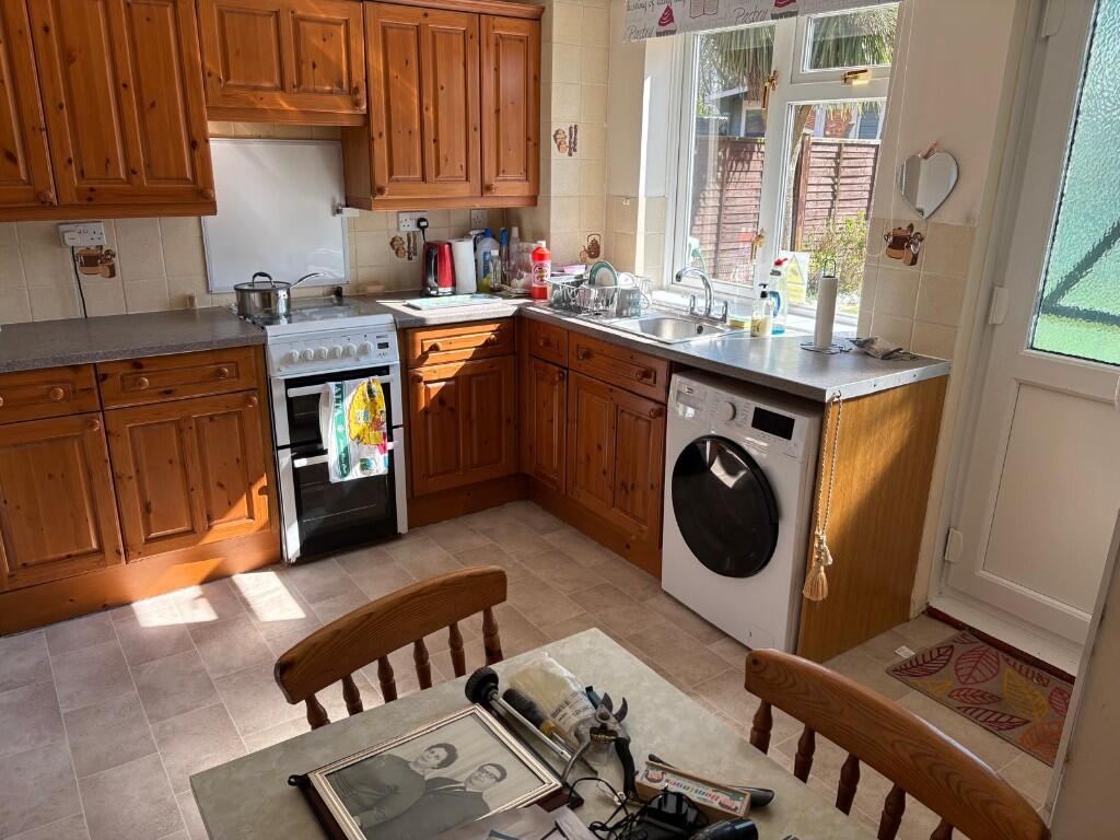 Mansel Road West, Southampton, Hampshire, SO16 photo 4