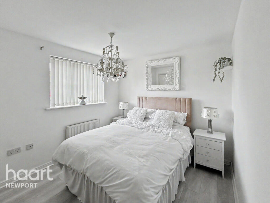 Apartment in Newport - View 5