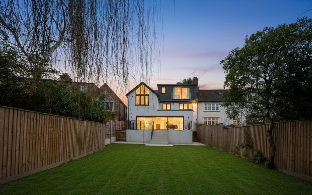 Heyes Lane, Alderley Edge, SK9 photo 3