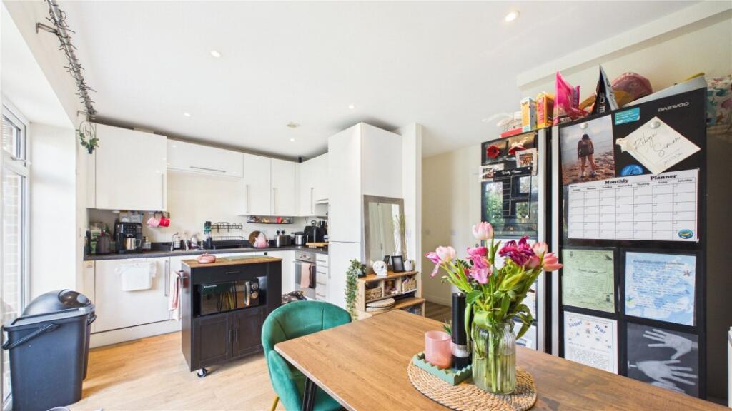 House in Guildford - View 4