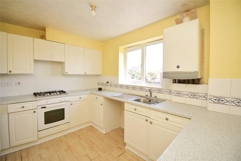 Apartment in Wirral, Liverpool City Region - View 3