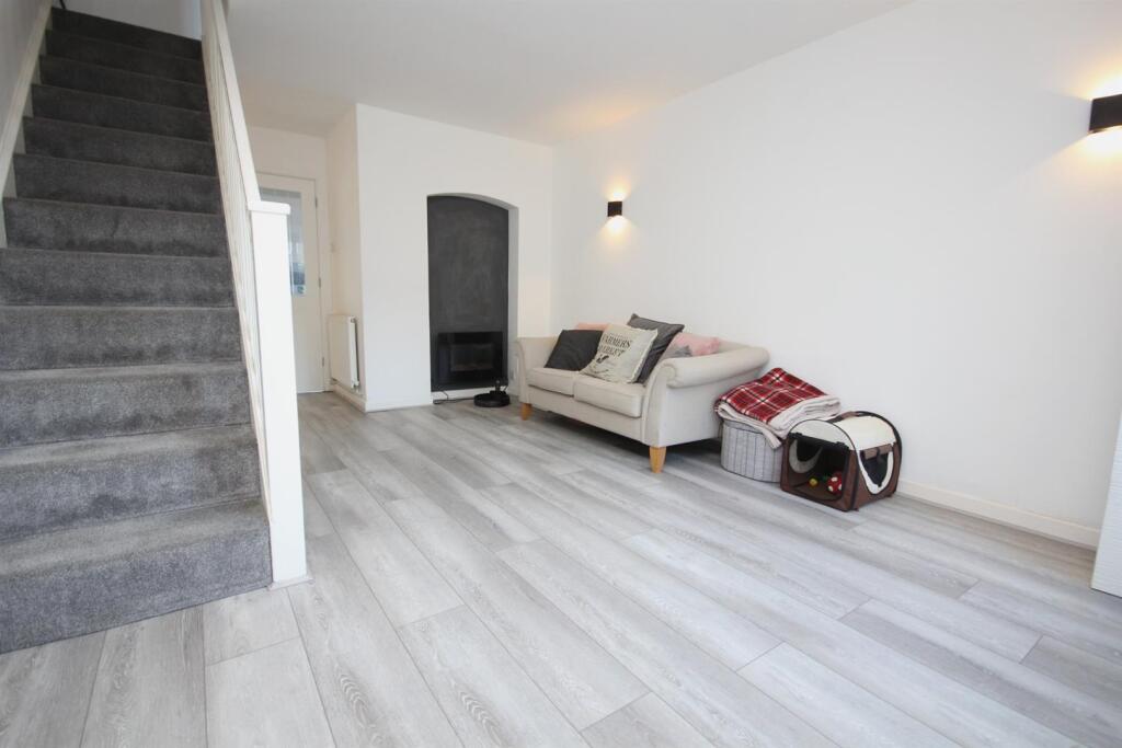 Pimpernel Close, Locks Heath photo 4