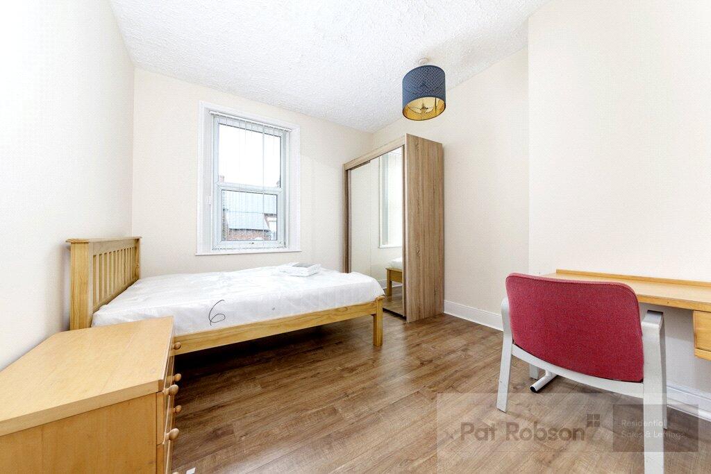 House in Newcastle upon Tyne, Cowgate, Arthur's Hill - More