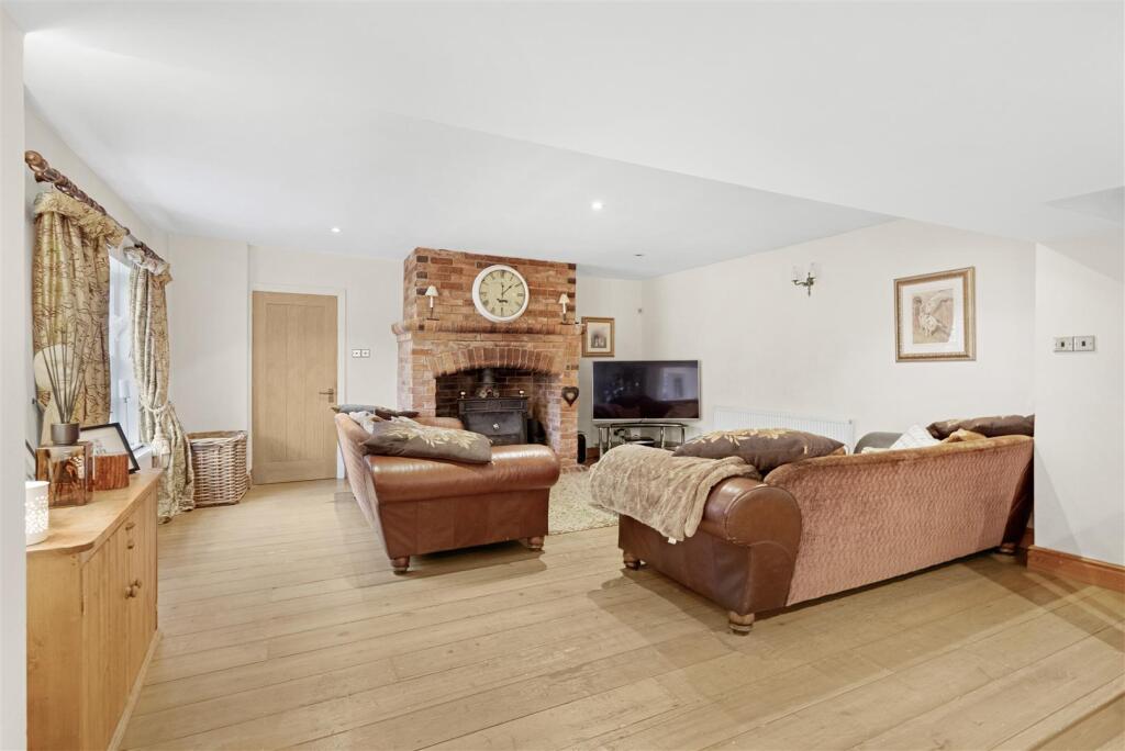 Main Street, Sudborough, Kettering - View 5