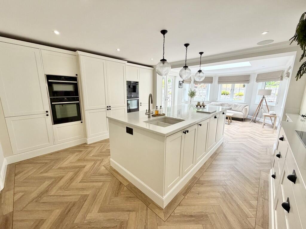 House in Corfe Mullen - View 3