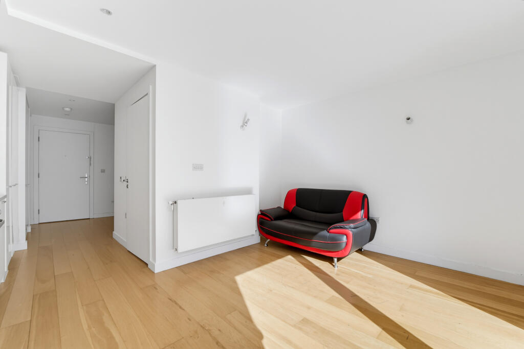 Apartment in Southall - View 4