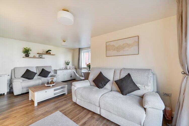 Apartment in Reading - View 4