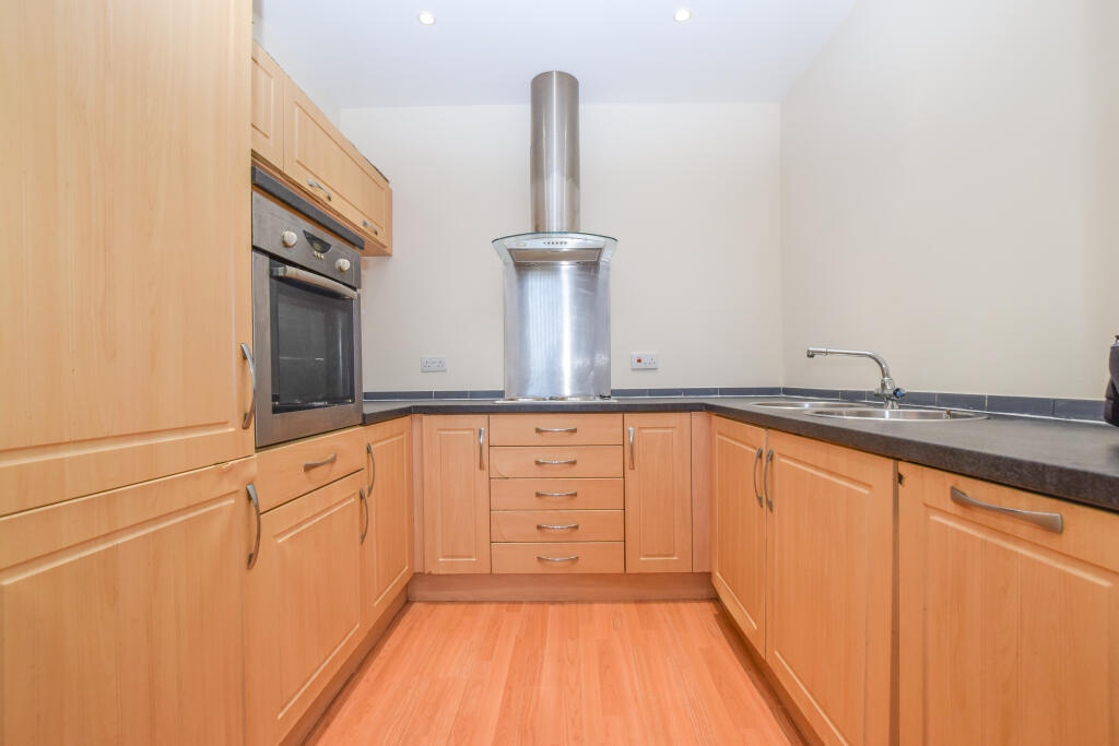 Apartment 8, Cambridge Court, Cambridge Road, Ellesmere Port CH65 4AQ - View 3