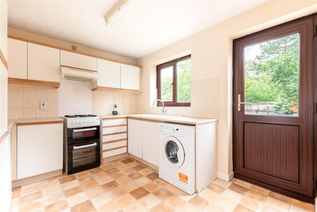 House in Milton Keynes, Old Farm Park - View 3