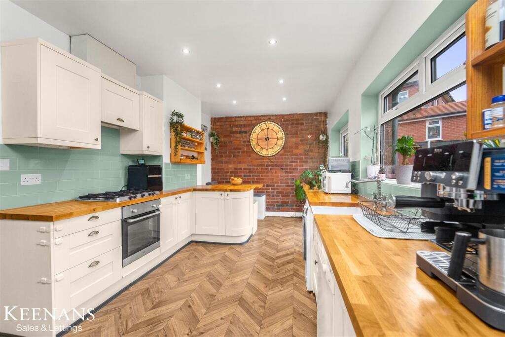 Main image of property: Lowe View, Waterfoot