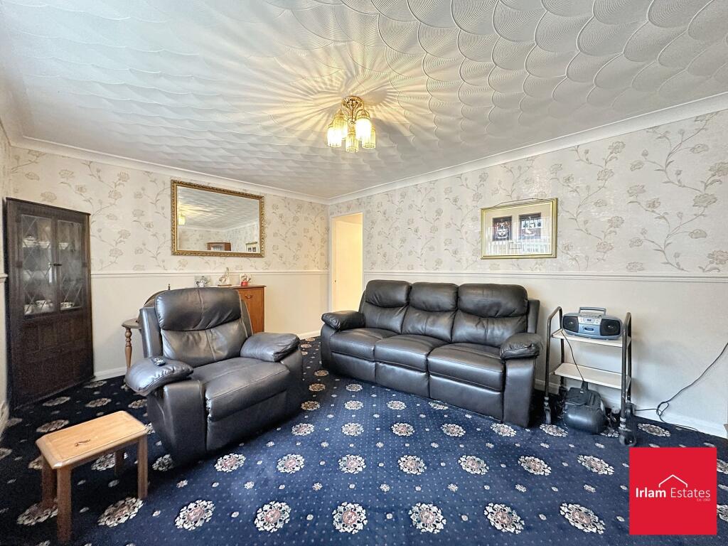 Somerset Close, Cadishead, M44 photo 3