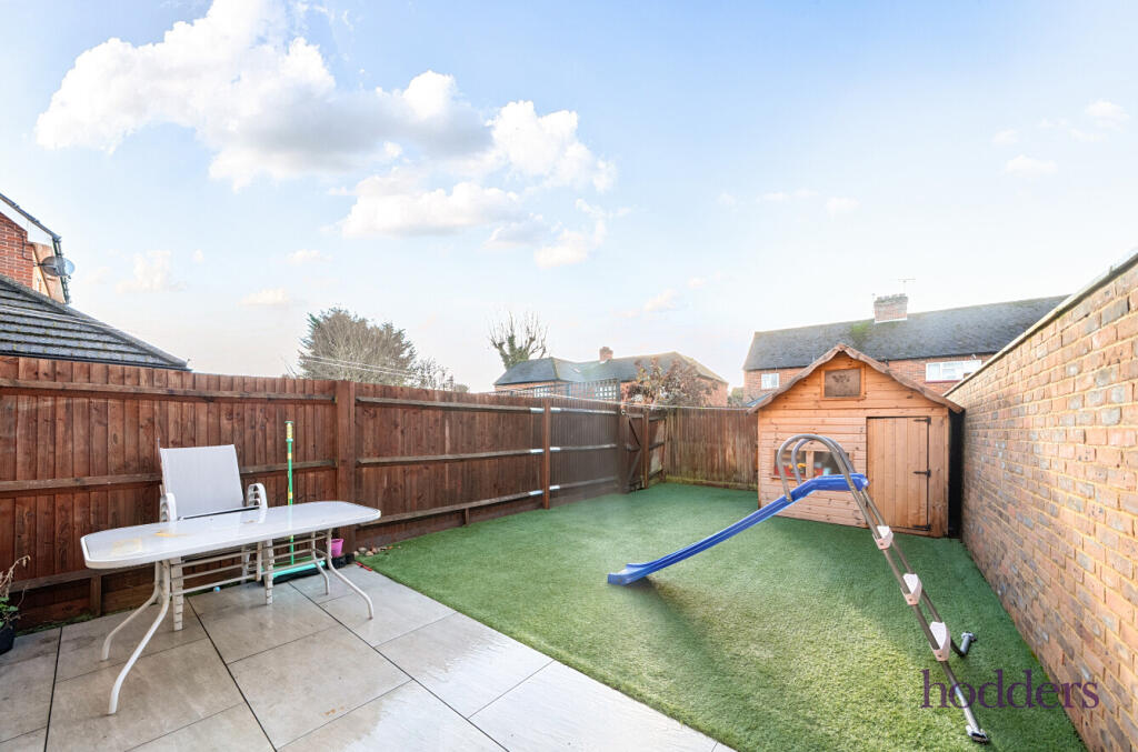 Chertsey, Surrey, KT16 photo 4