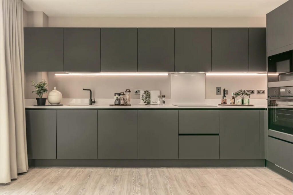 Main image of property: Unit 8 Kew Bridge Rise, Brentford, TW8