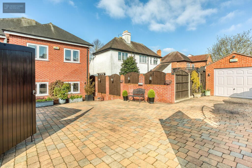 Oakwell Drive, Ilkeston, DE7 photo 3