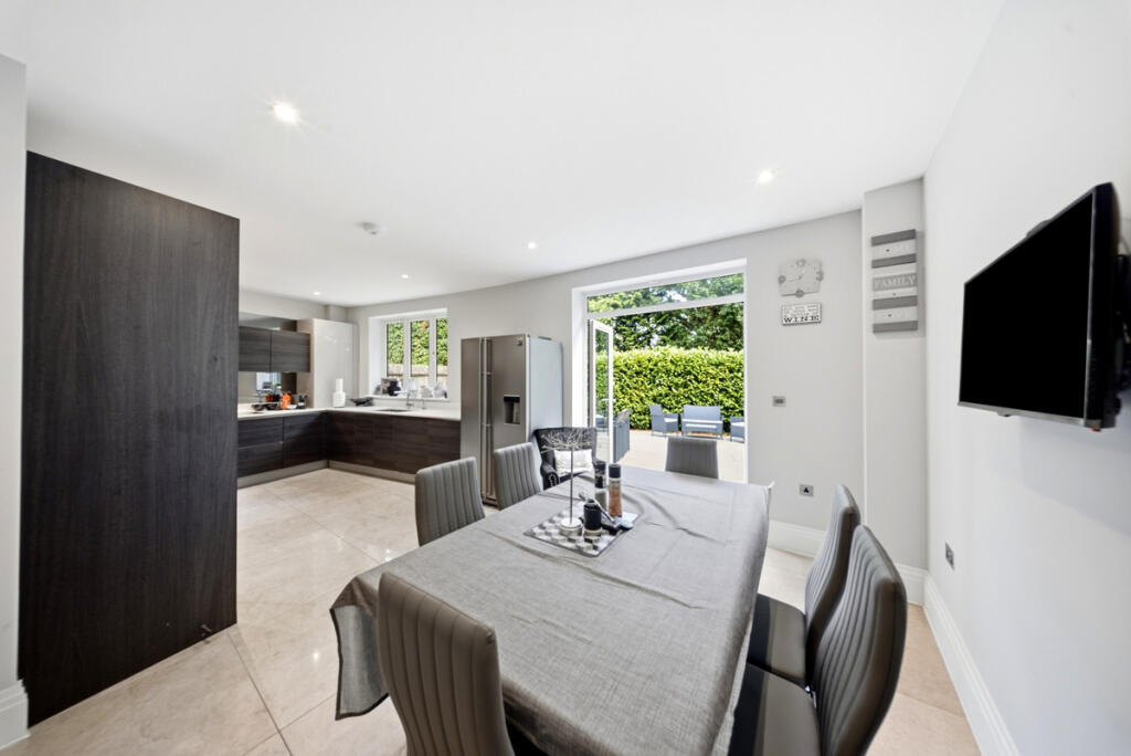 Aspen Place, Bushey, WD23 photo 4