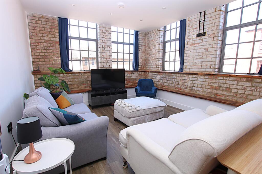 Apartment in Northampton - View 2