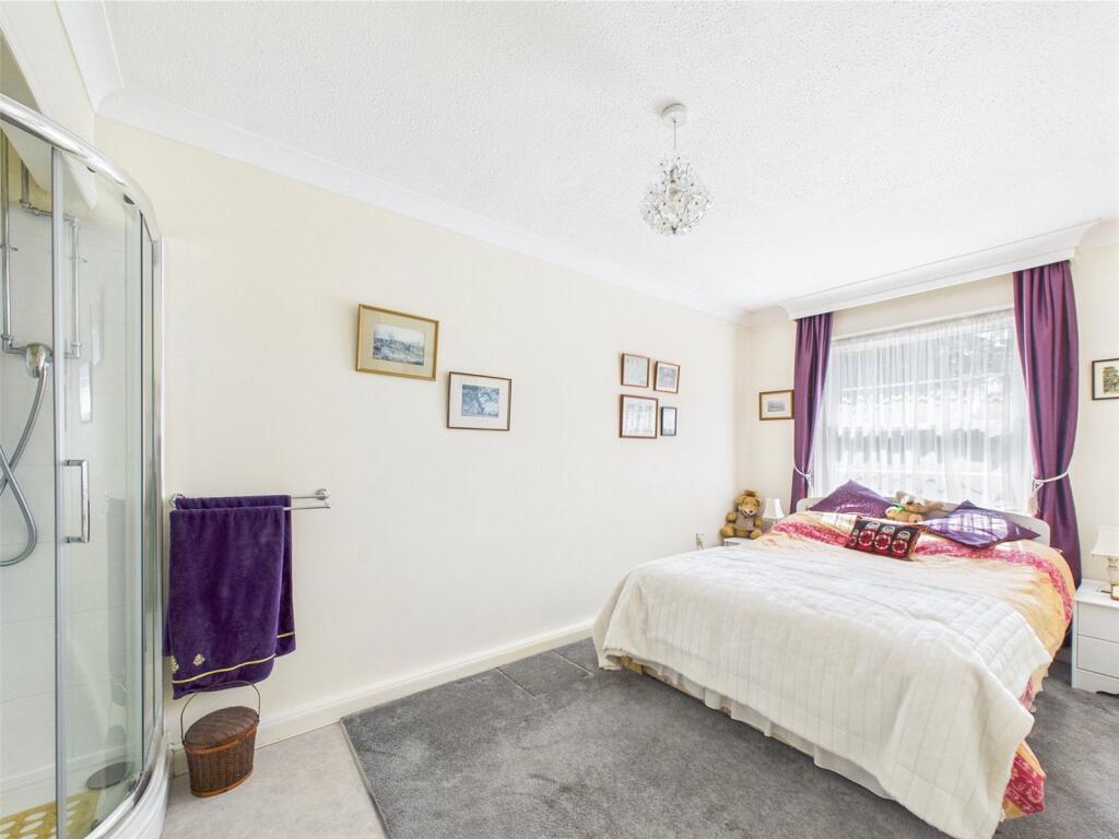 House in New Forest, Bransgore - More