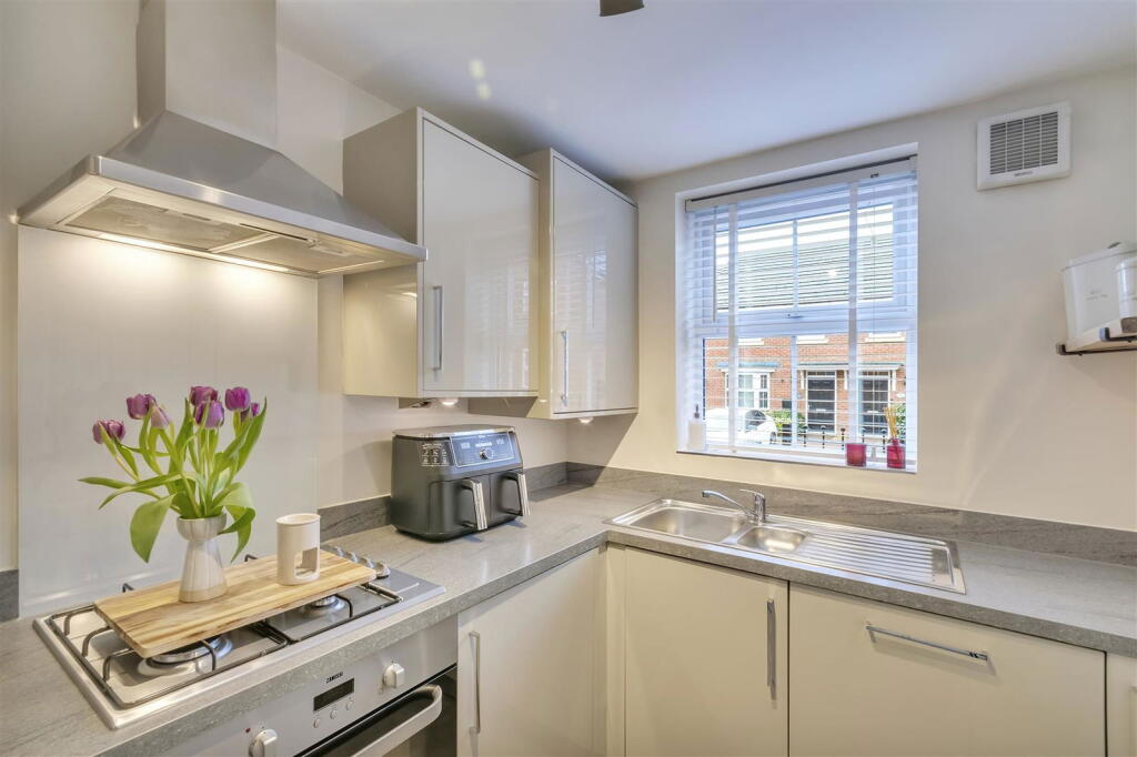 Cottams Meadow, Morda, Oswestry, SY10 9FH photo 3