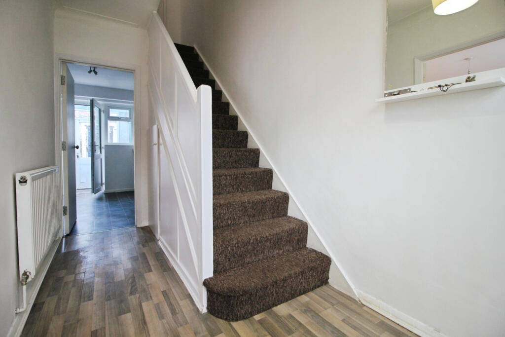 Arundel Close, London, E15 photo 5