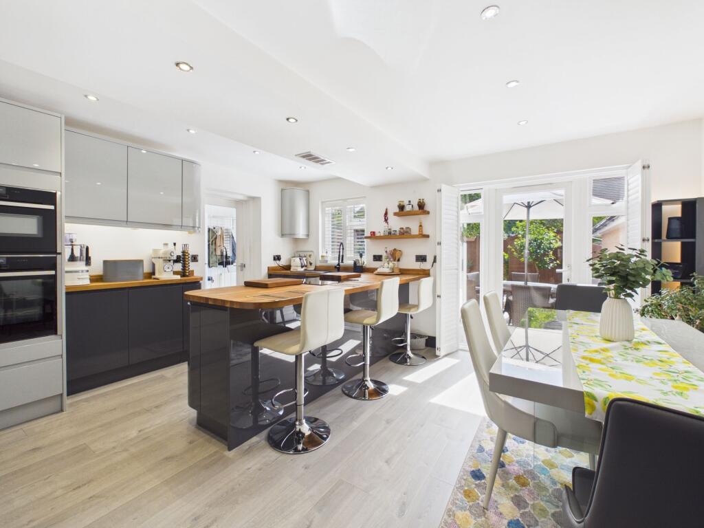 House in Towcester, West Northamptonshire - View 2