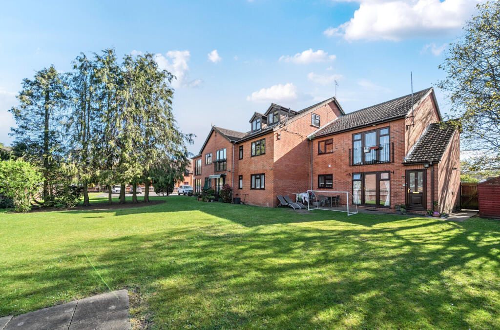 Main image of property: Cambridge Road, Owlsmoor, Sandhurst