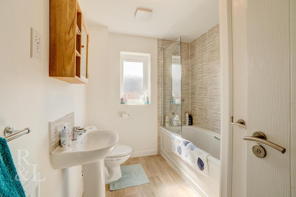 House in Rushcliffe, Keyworth Rise, Keyworth - More