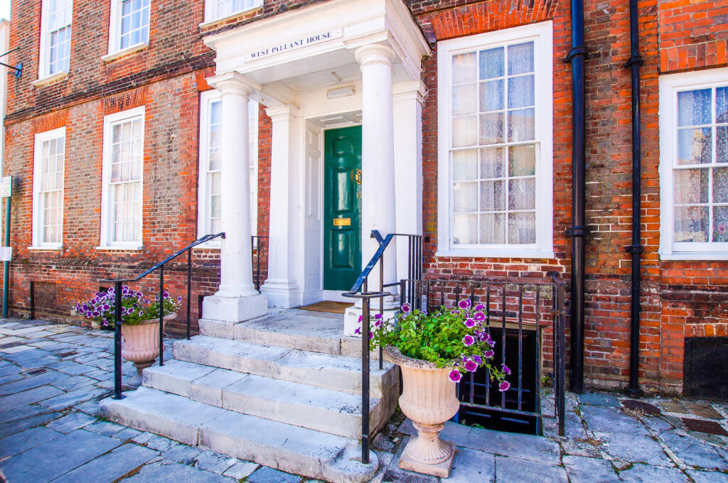 Apartment in Chichester - More