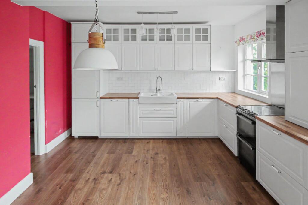 House in Bexhill-on-Sea, Collington - View 3