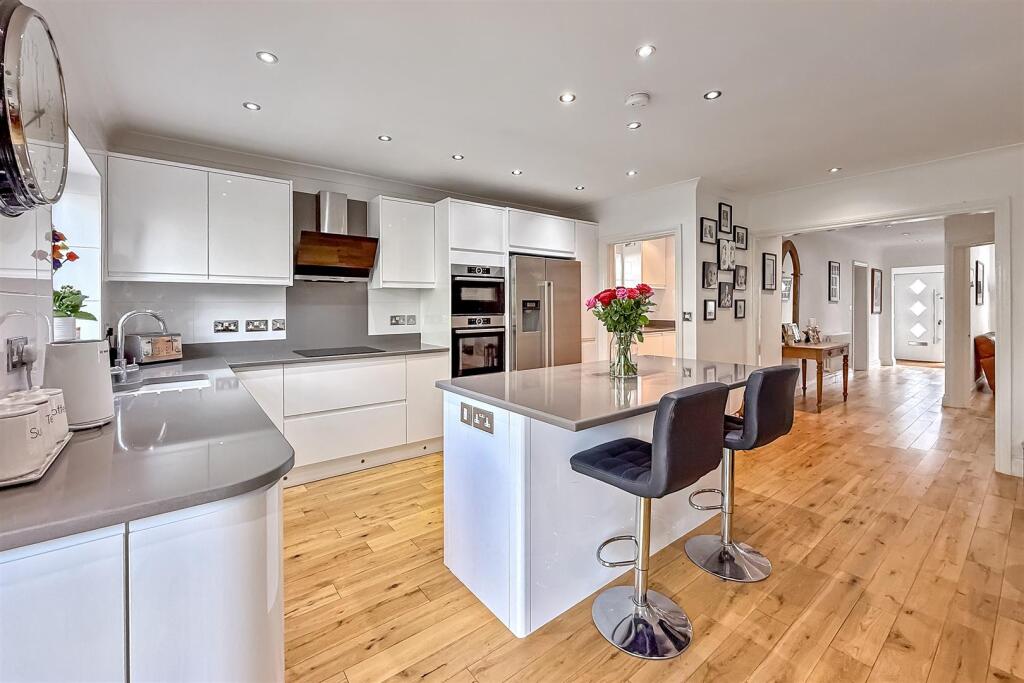 Additional image 6 of Mount Drive, Park Street, St. Albans