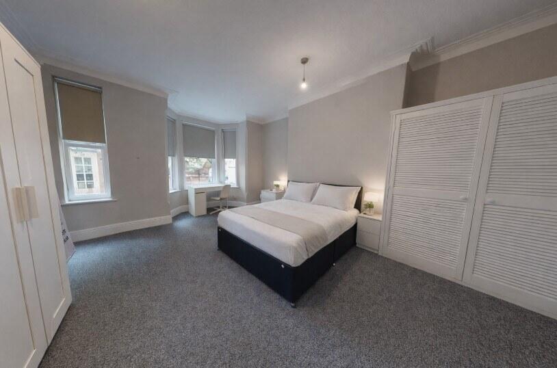 House in Nottingham, Hockley, The Park - More