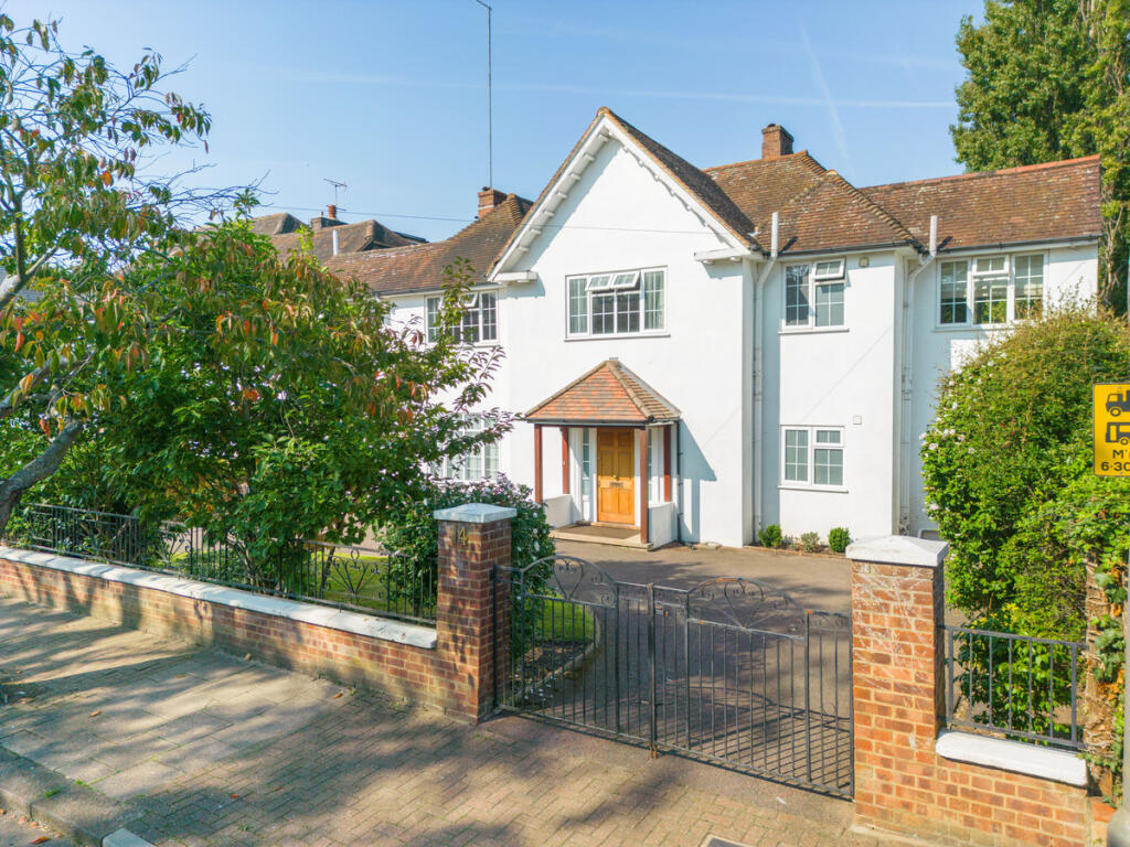 Main image of property: Roedean Crescent, London, SW15