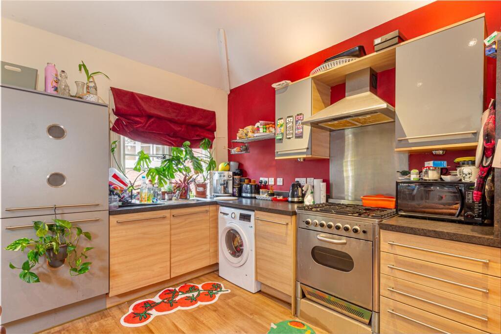 Apartment in Worcester, St Peters, Red Hill - View 5