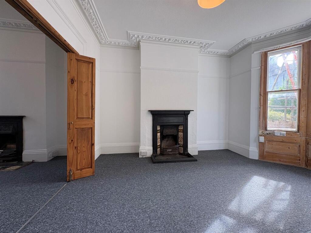Apartment in Brighton, Round Hill - View 4