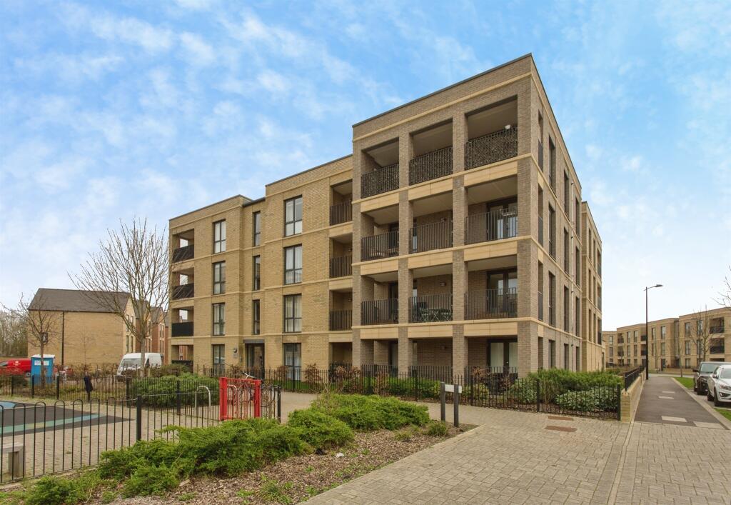 Osprey Drive, Trumpington, Cambridge photo 4