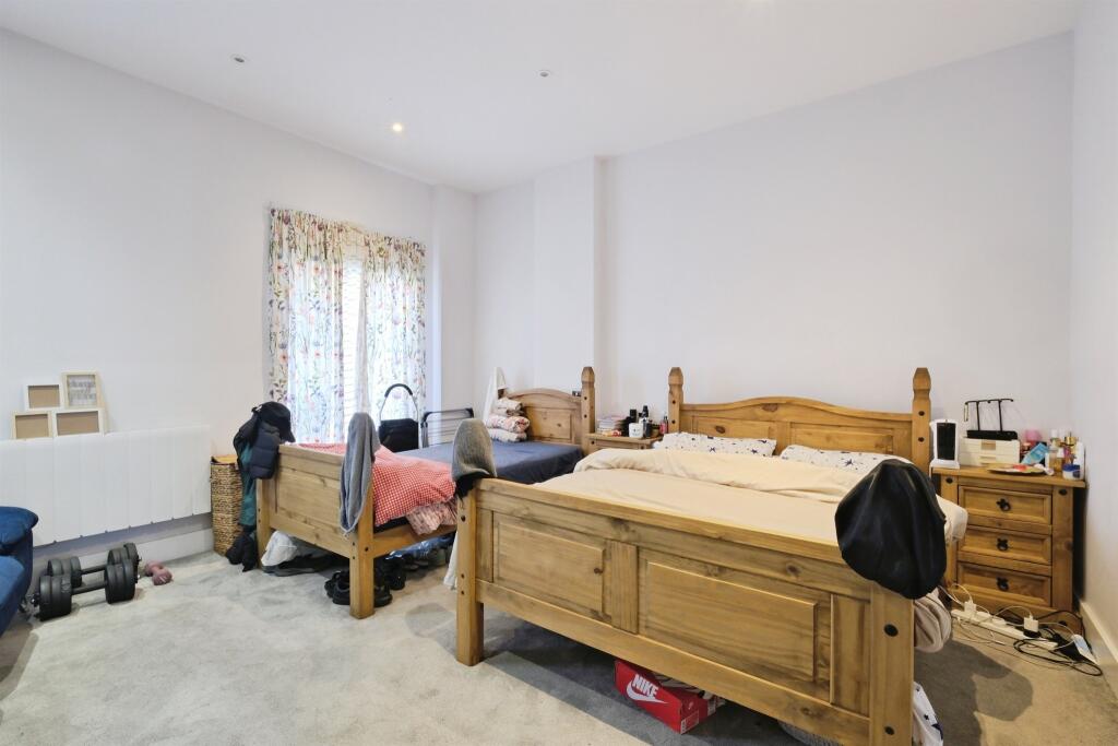 Apartment in Salisbury - More