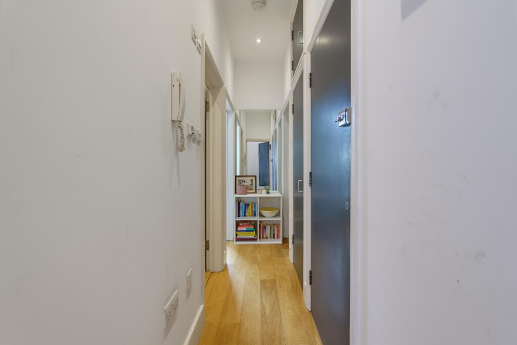 Apartment in London - View 3