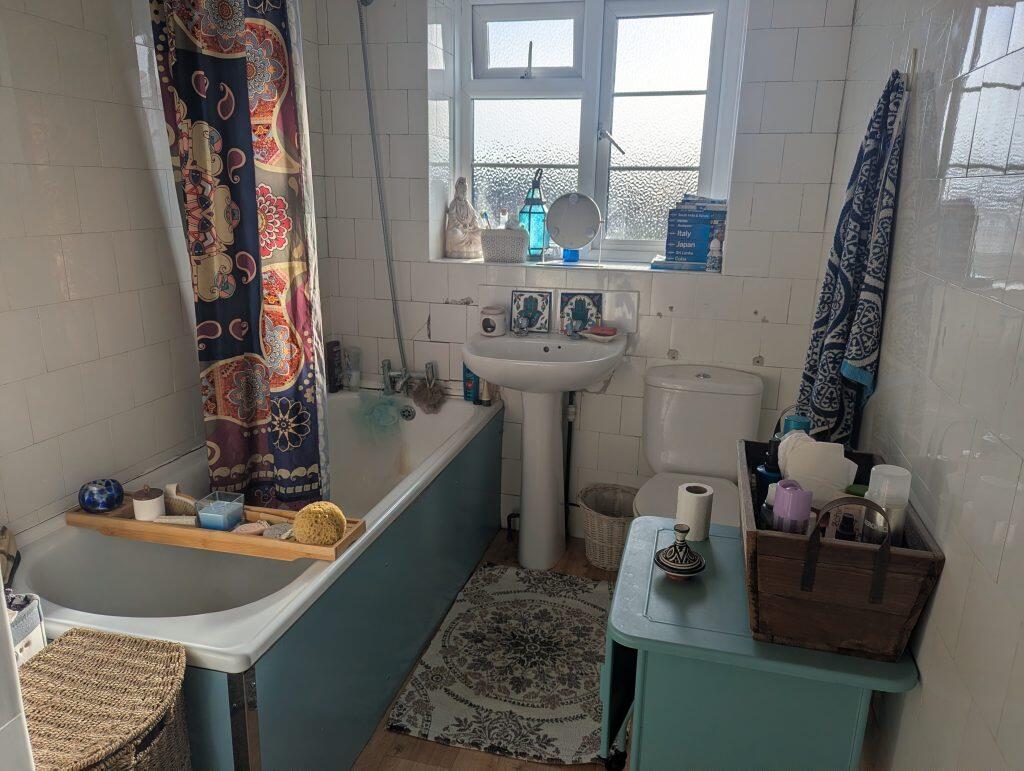 Apartment in Bournemouth, Winton - View 5