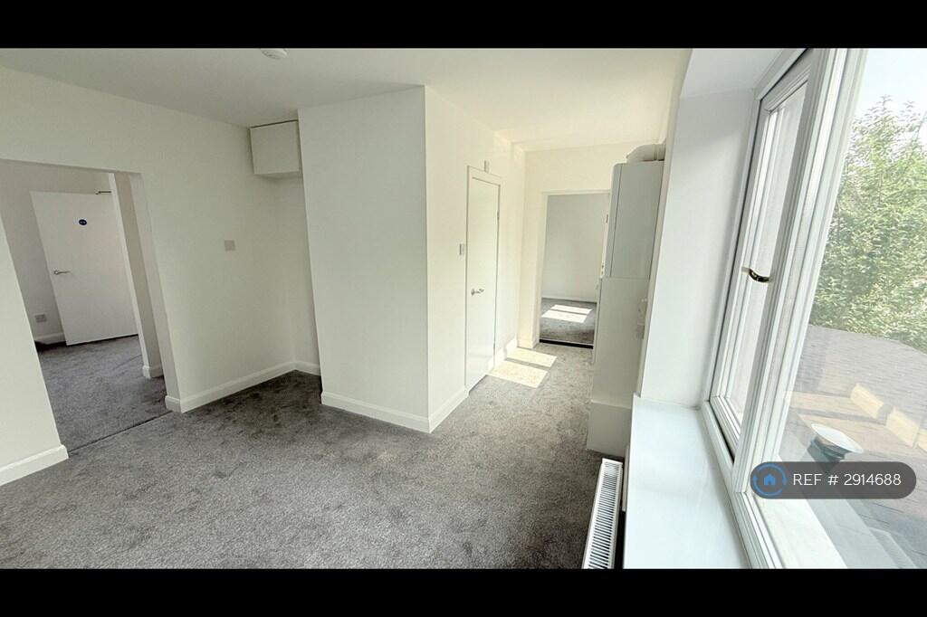 Apartment in Dudley - View 4