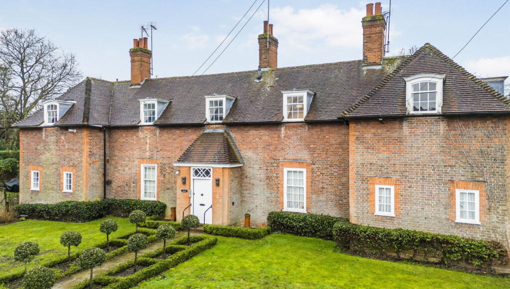 1-bed flat on Adelaide Cottages, Homesfield, NW11, £400,000